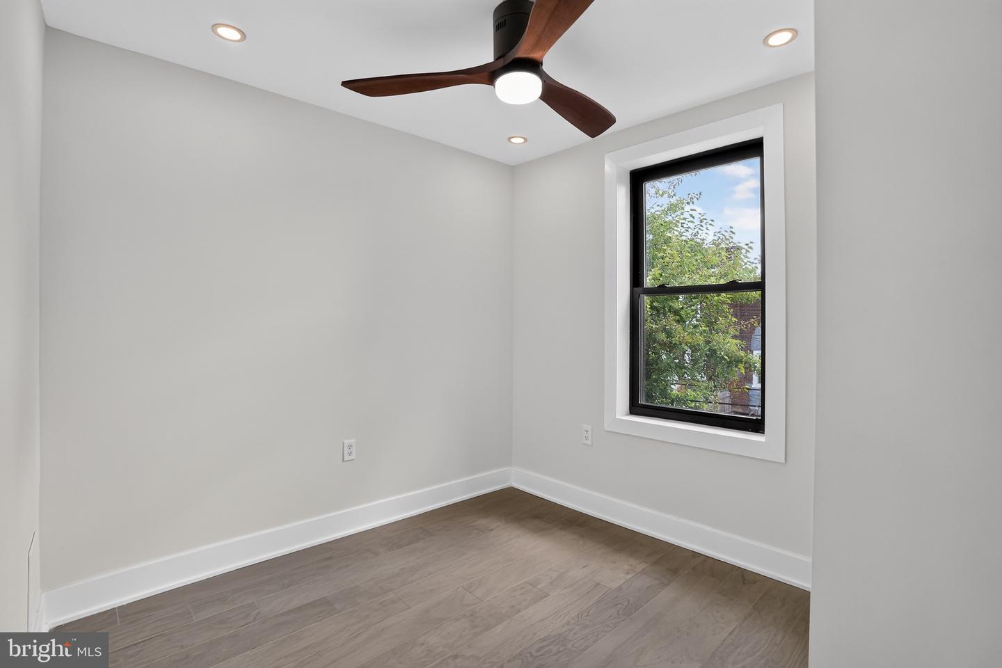 6417 N Lambert St Property Photo 18