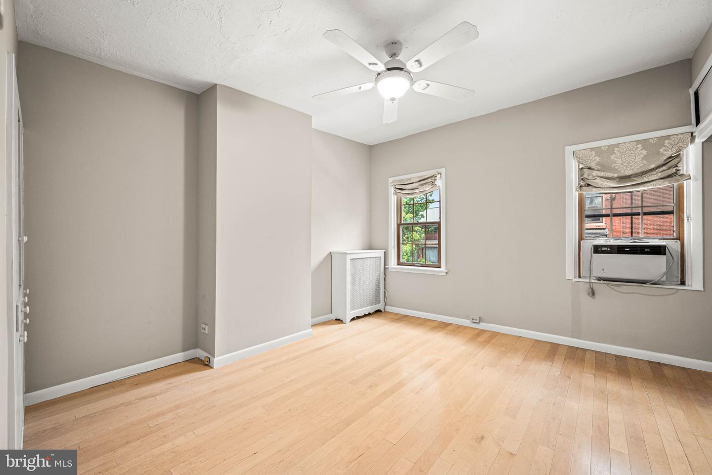 241 S 23rd St #2nd Flr Property Photo 14