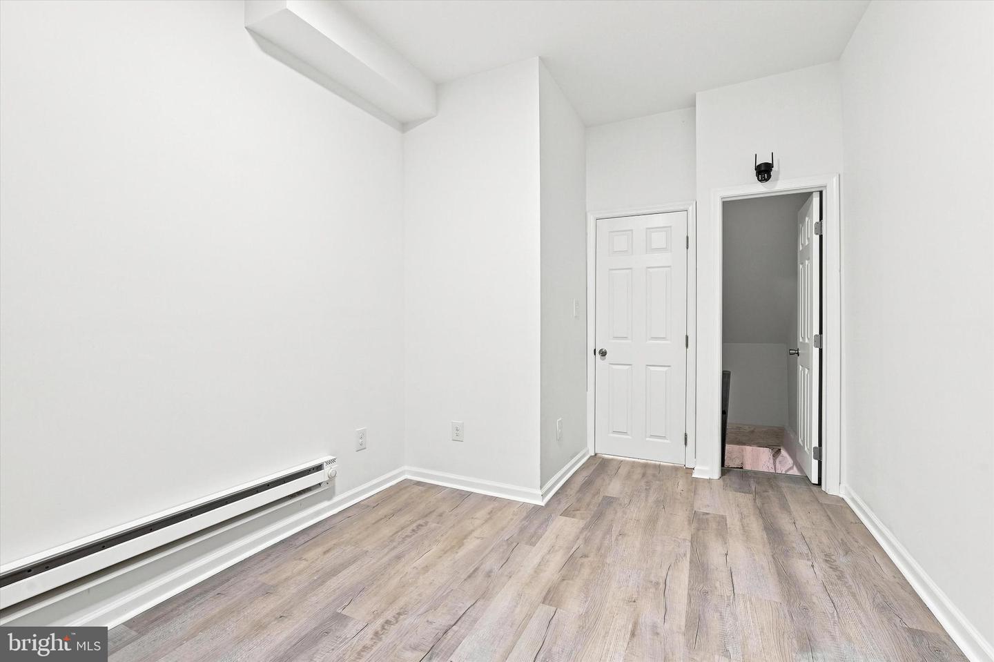 3238 N Woodstock St Property Photo 5