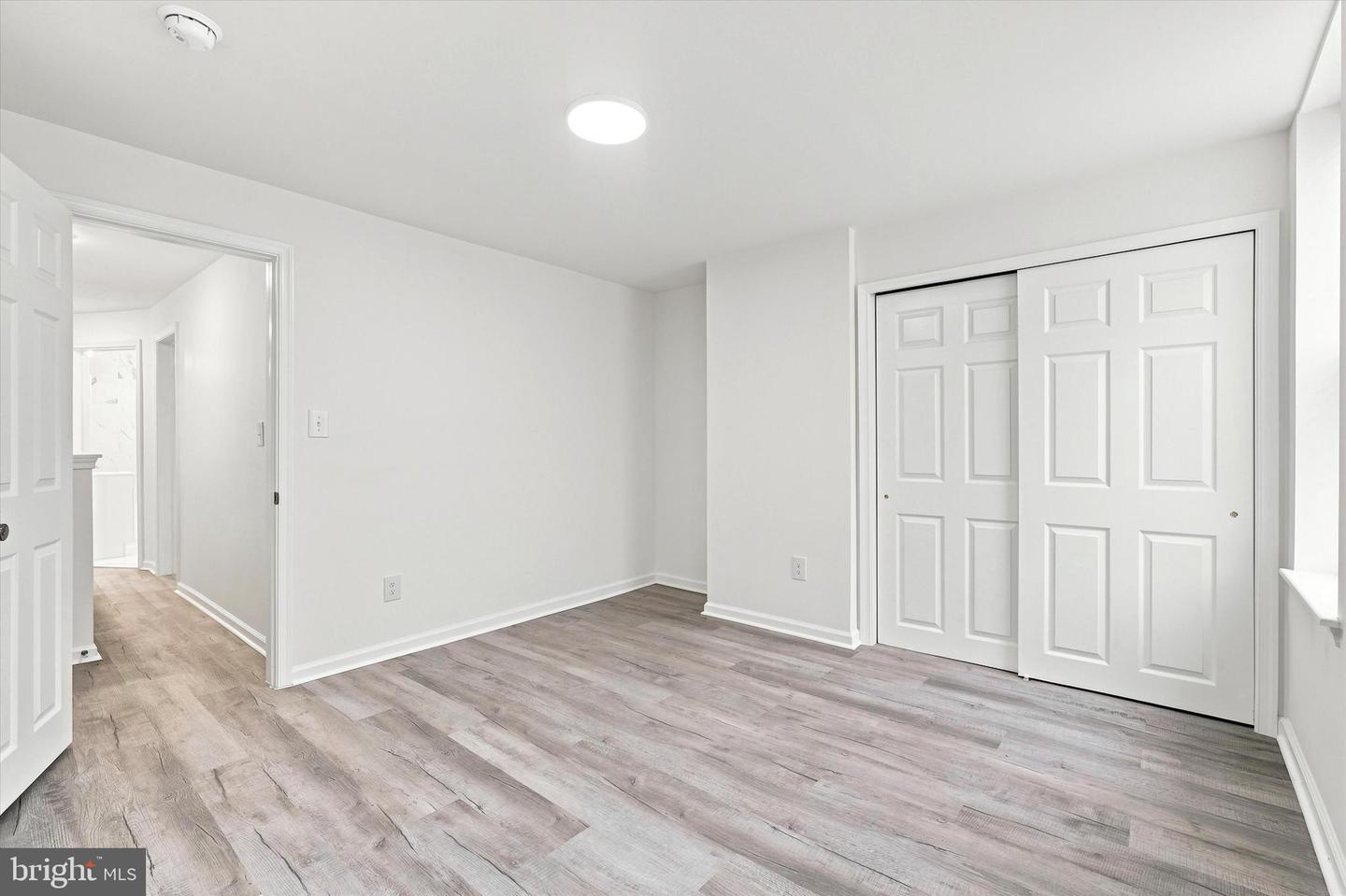3238 N Woodstock St Property Photo 6