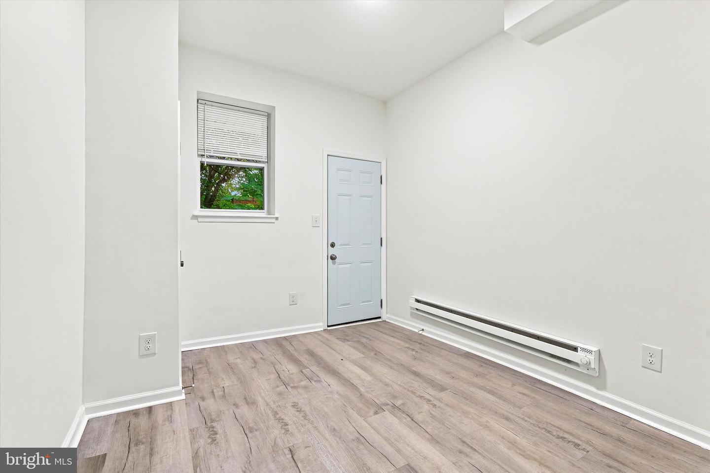 3238 N Woodstock St Property Photo 13
