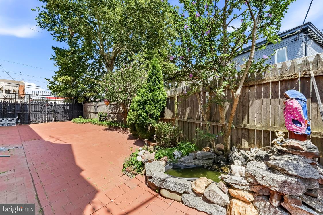 2116 W Passyunk Ave Property Photo 5