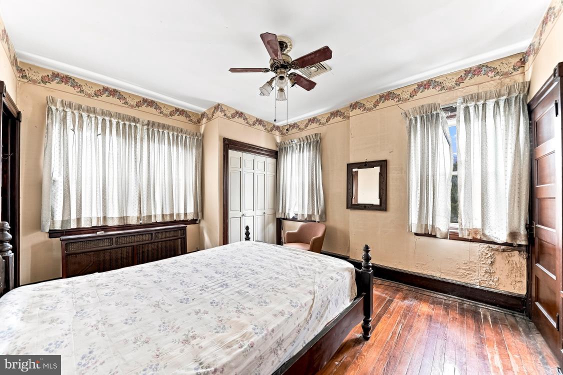 2116 W Passyunk Ave Property Photo 23