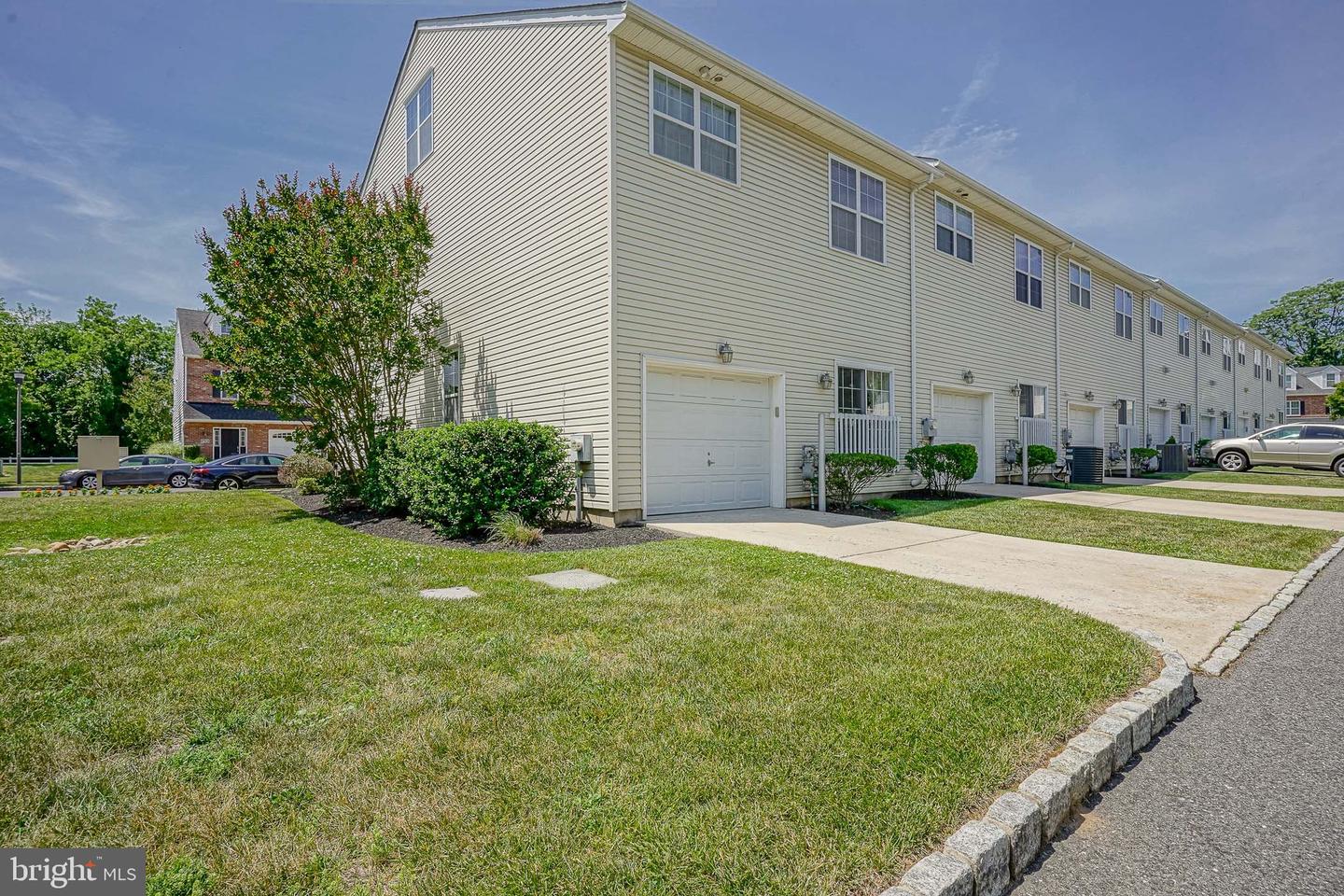 4427-00 Riverview Ln #48 Property Photo 2