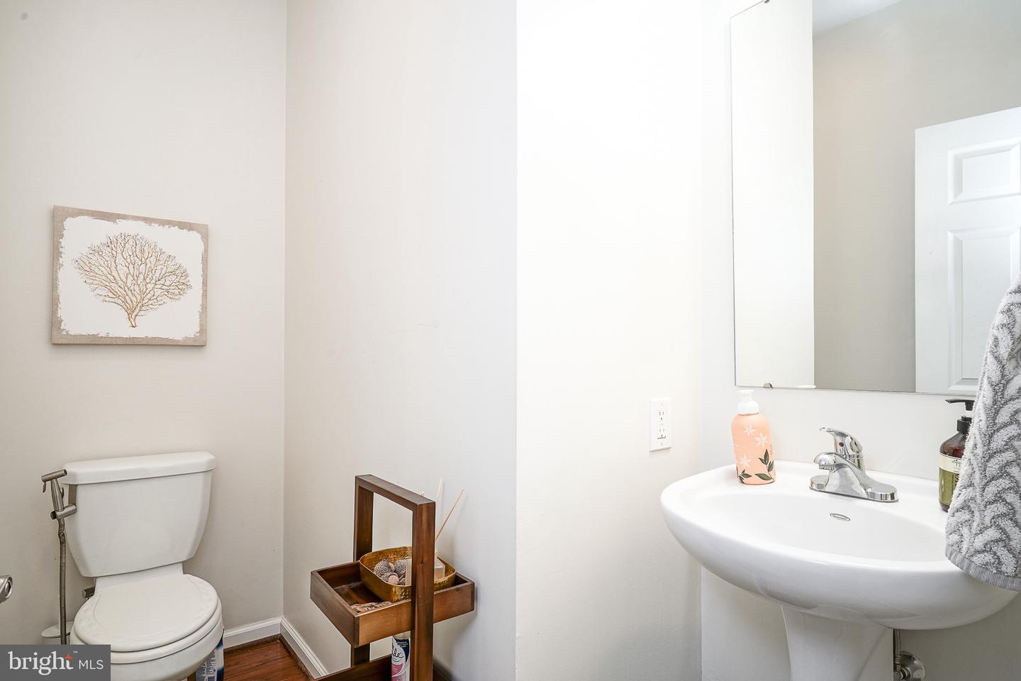 4427-00 Riverview Ln #48 Property Photo 6