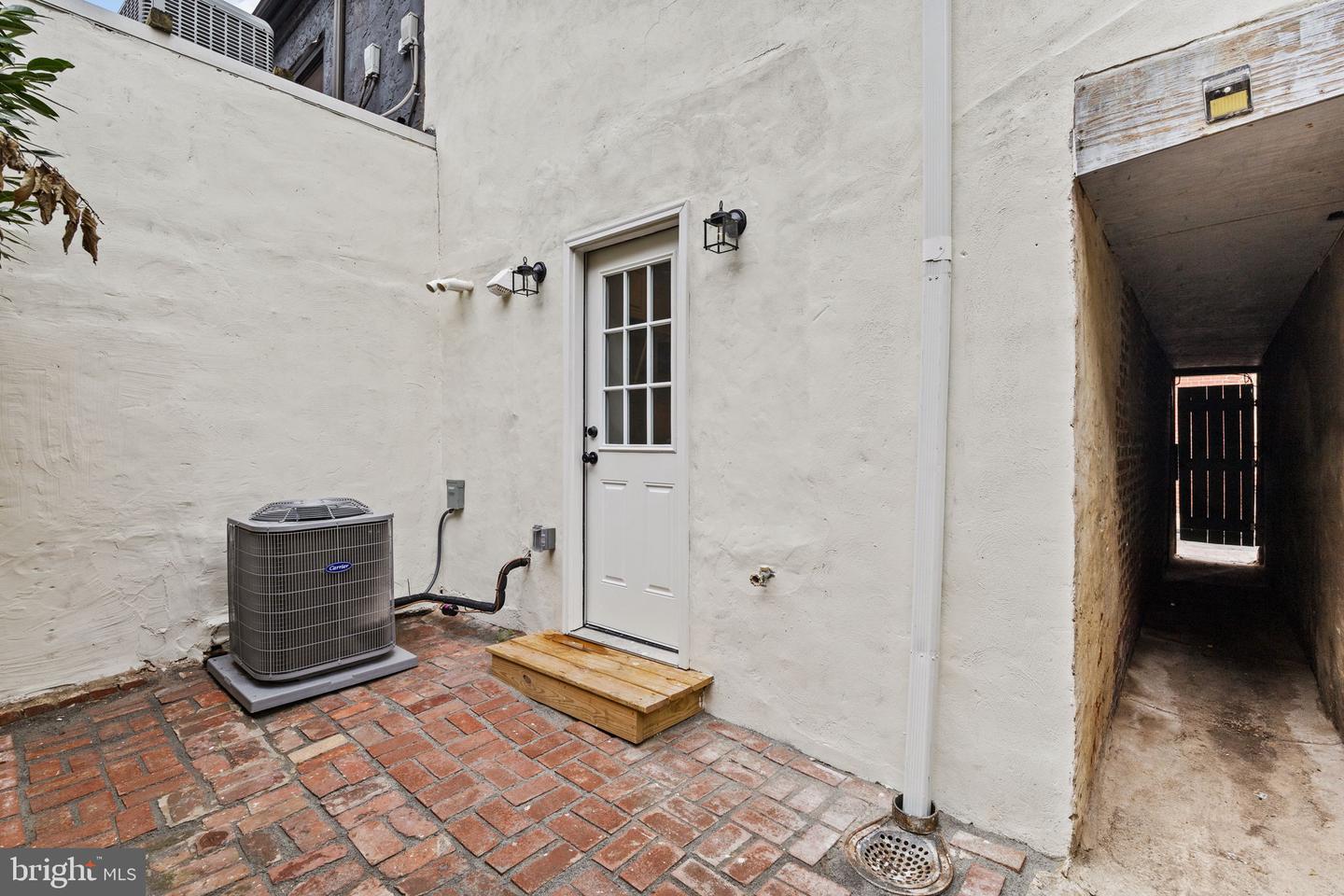 112 Monroe Property Photo 14