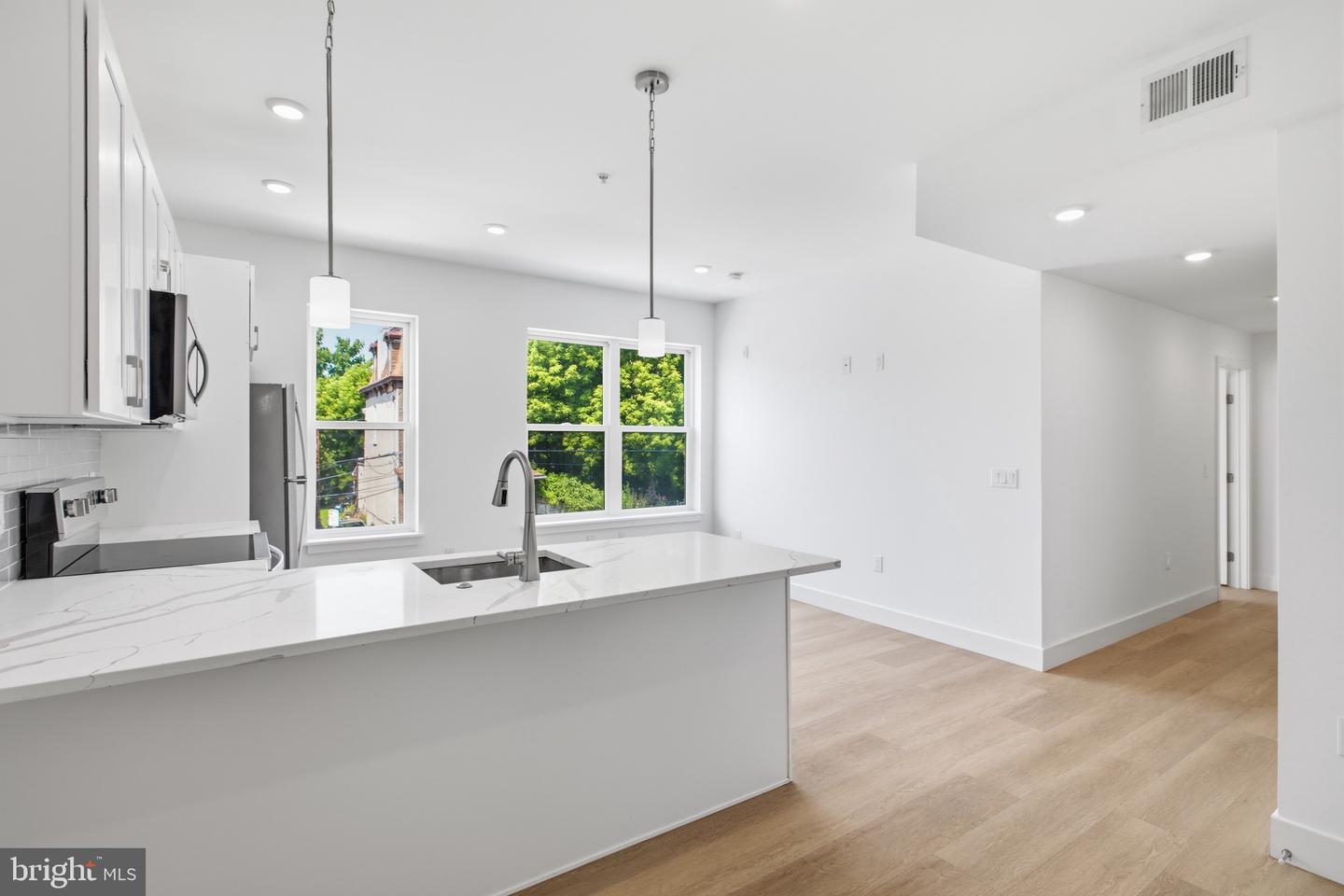 3637 N 16TH ST #D Property Photo 1