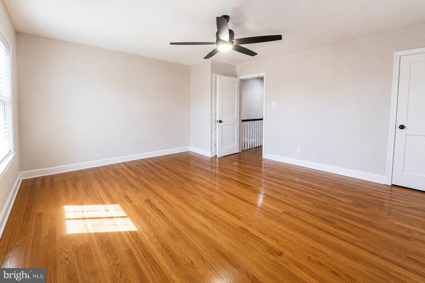 6054 E Roosevelt Blvd Property Photo 11