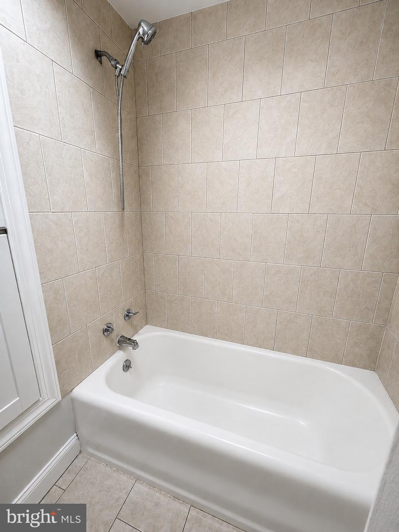 6126 Alma St Property Photo 17