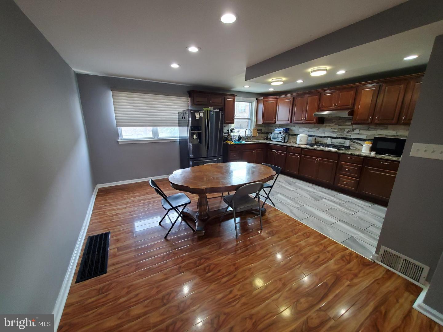 1053 Levick St Property Photo 7