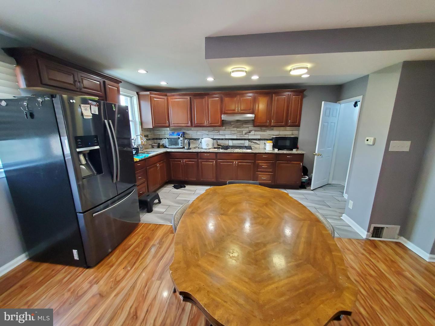 1053 Levick St Property Photo 10