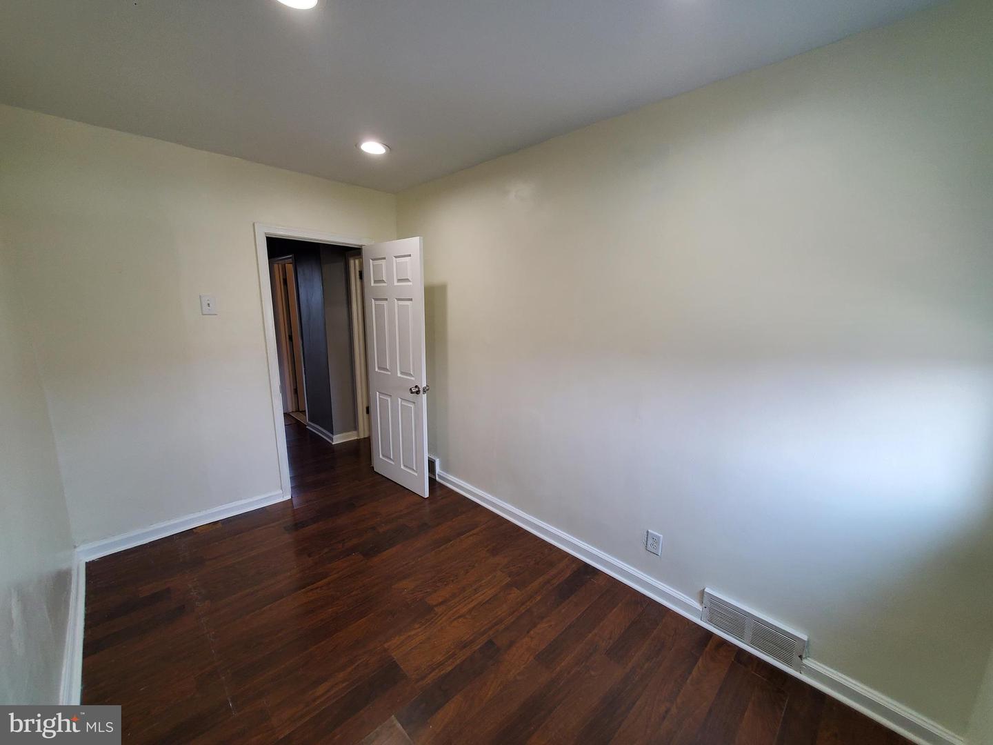 1053 Levick St Property Photo 16