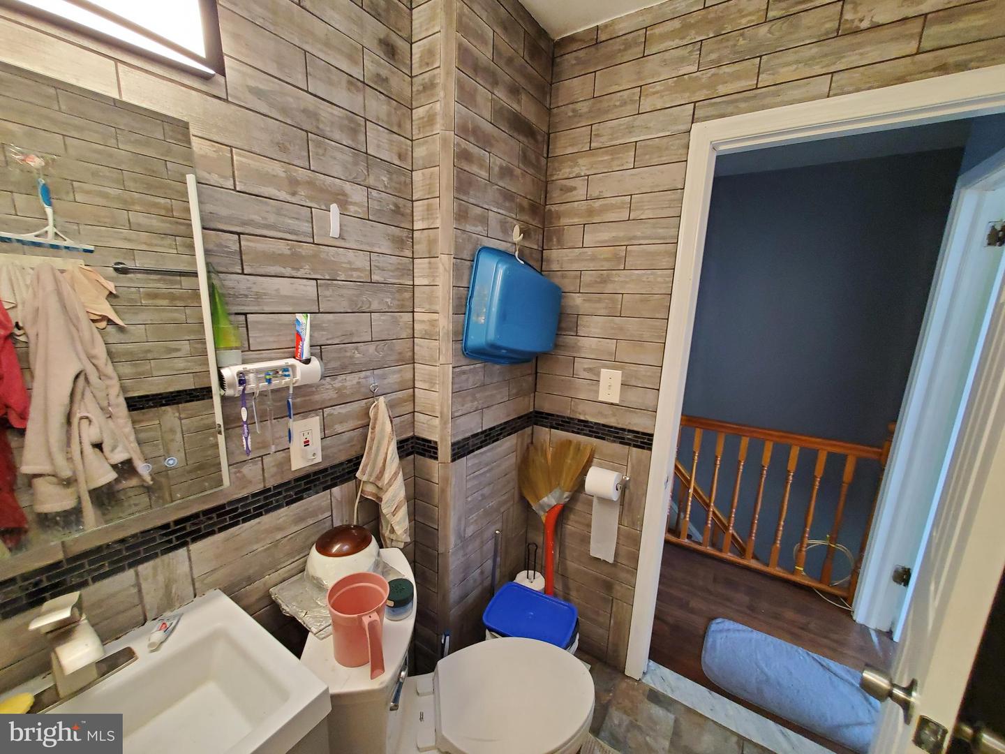 1053 Levick St Property Photo 22