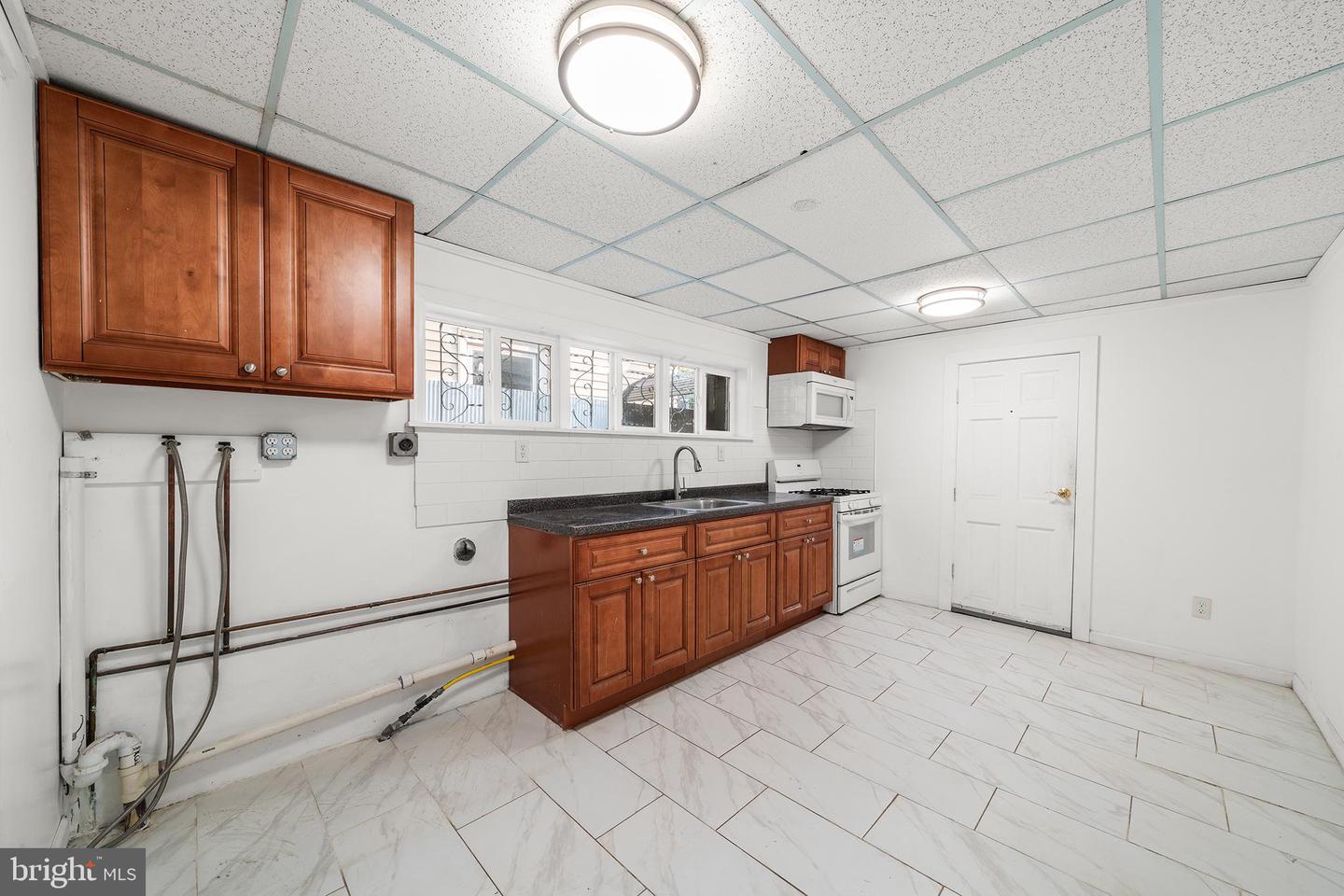 1821 E Sergeant St Property Photo 7