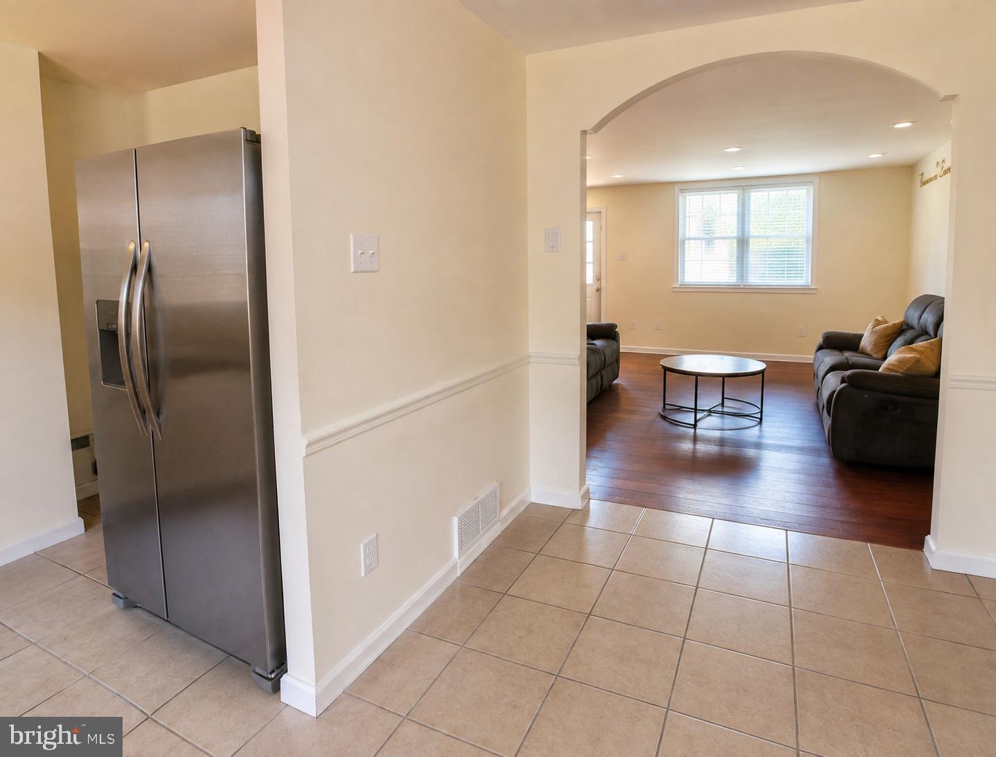 6032 Frontenac St Property Photo 5