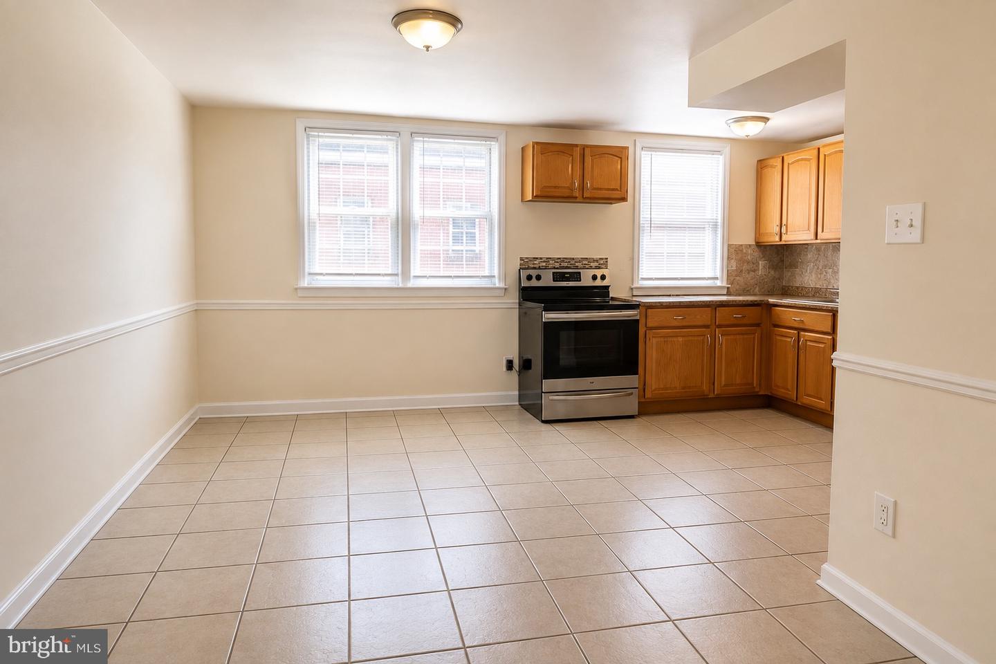 6032 Frontenac St Property Photo 6
