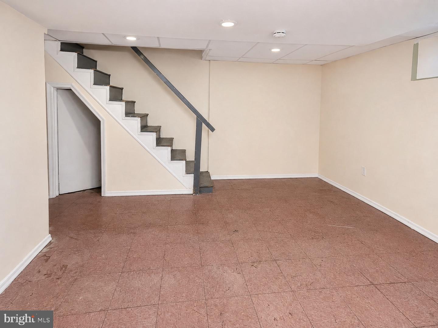 6032 Frontenac St Property Photo 14