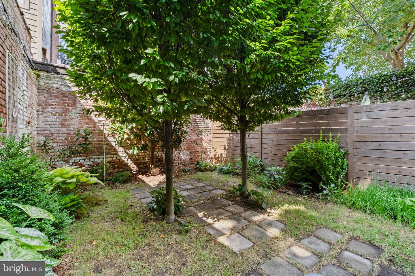 2338 E Fletcher St Property Photo 12