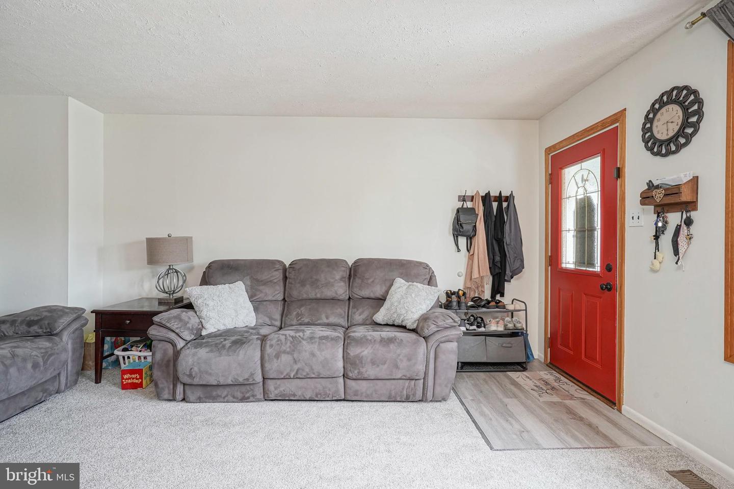 3864 Fairdale Rd Property Photo 3