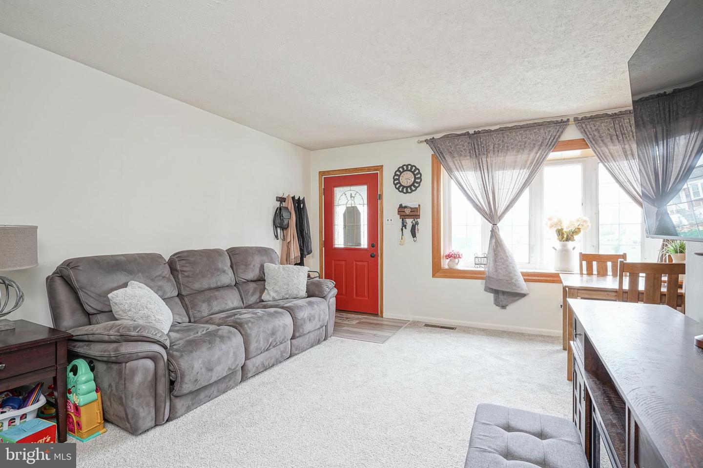 3864 Fairdale Rd Property Photo 5