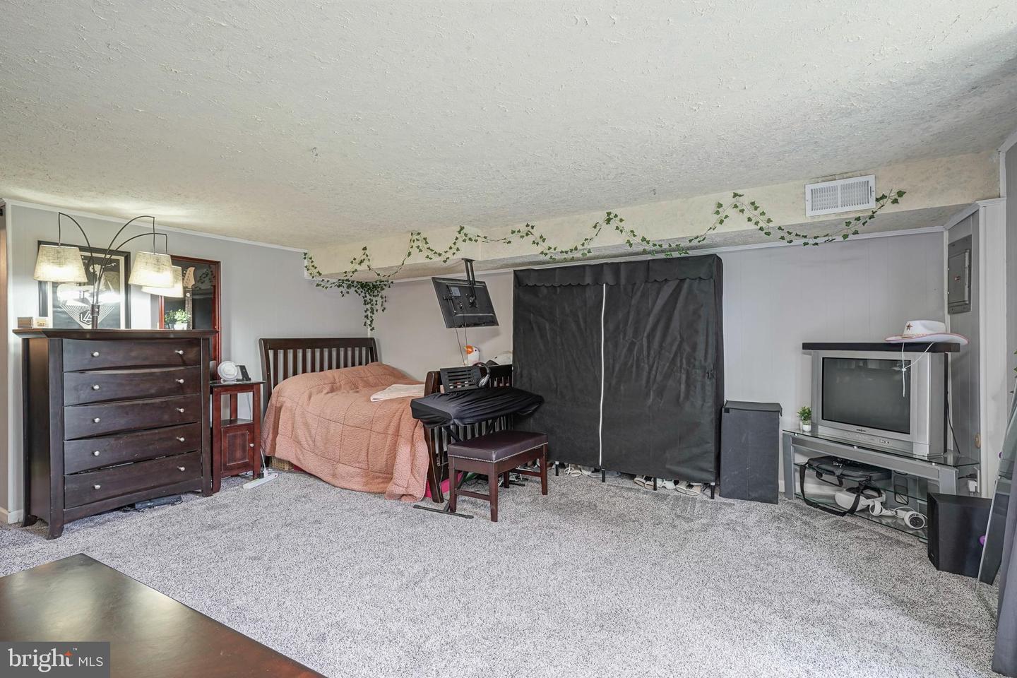 3864 Fairdale Rd Property Photo 18