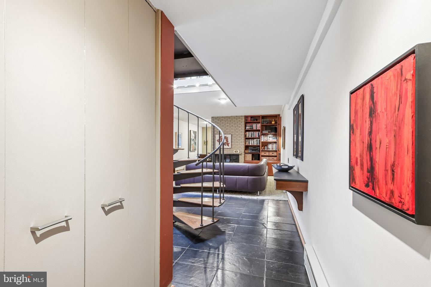 2014 Lombard St Property Photo 4