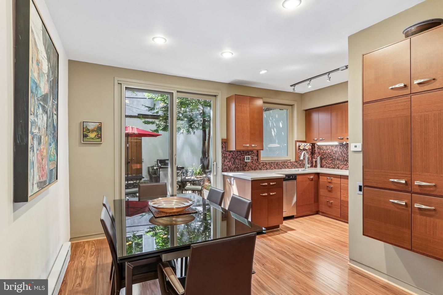 2014 Lombard St Property Photo 11