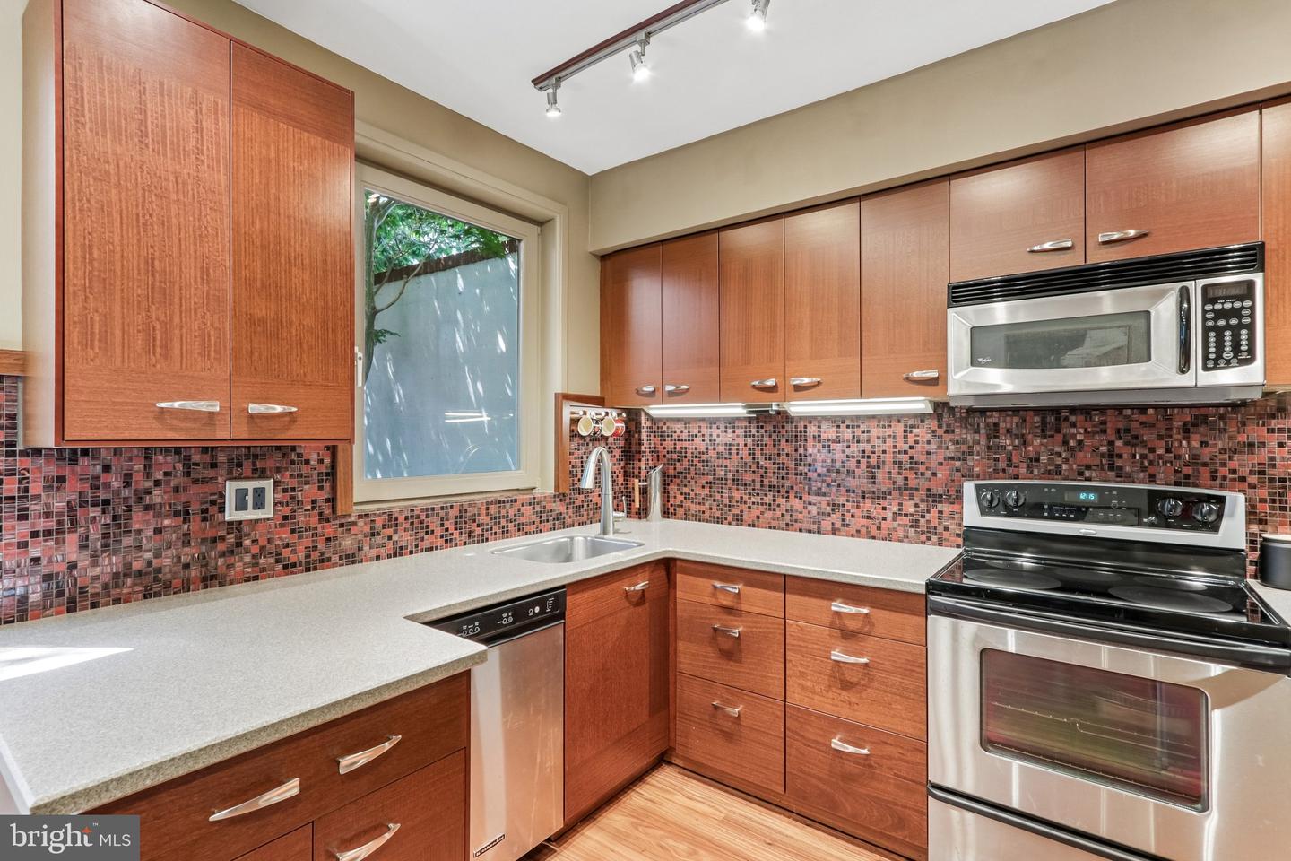 2014 Lombard St Property Photo 14