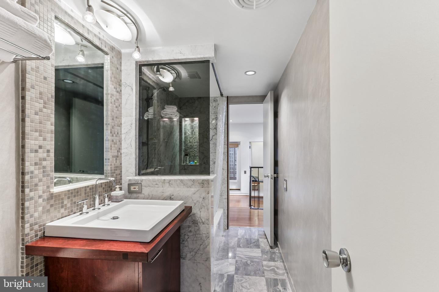 2014 Lombard St Property Photo 28