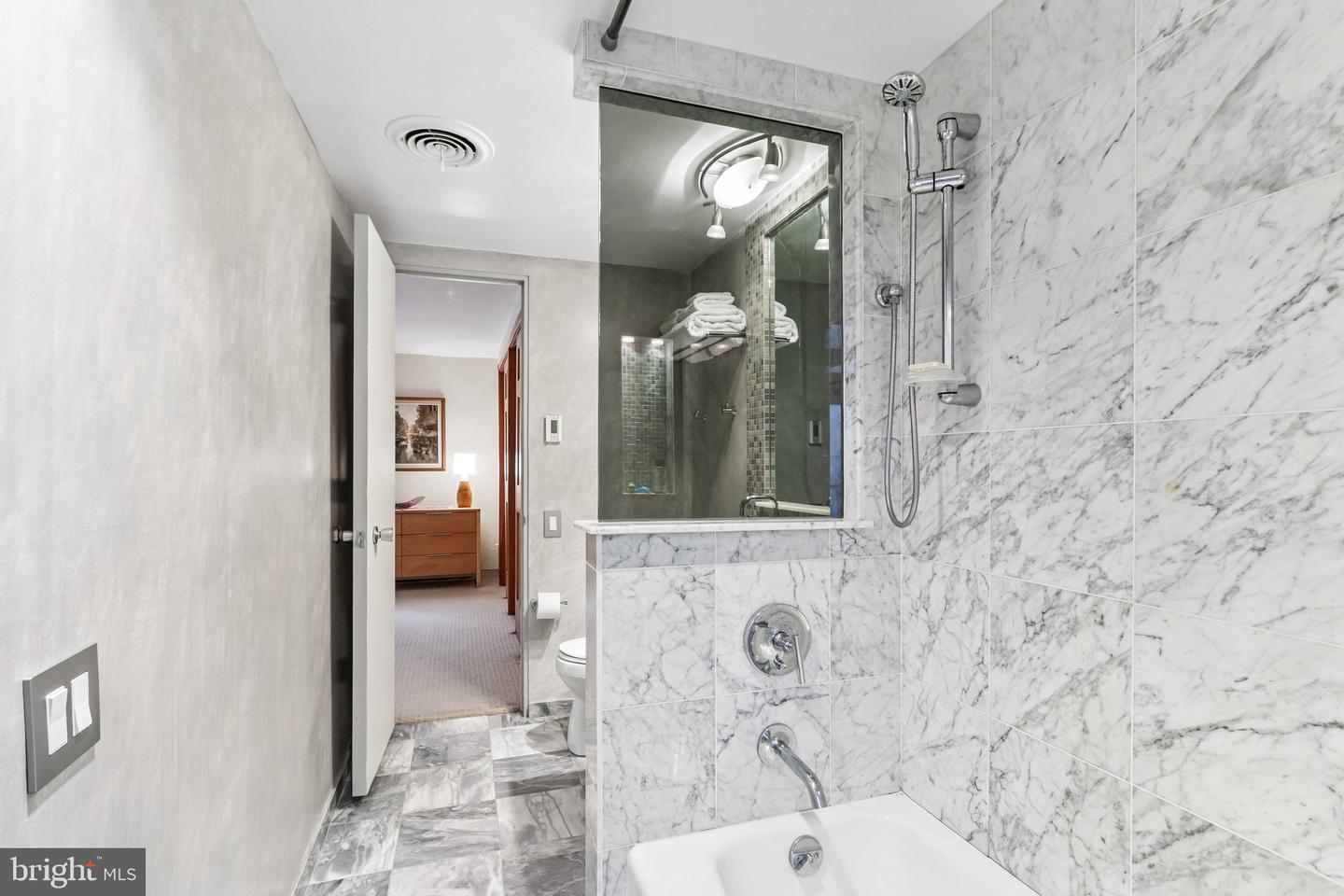 2014 Lombard St Property Photo 29