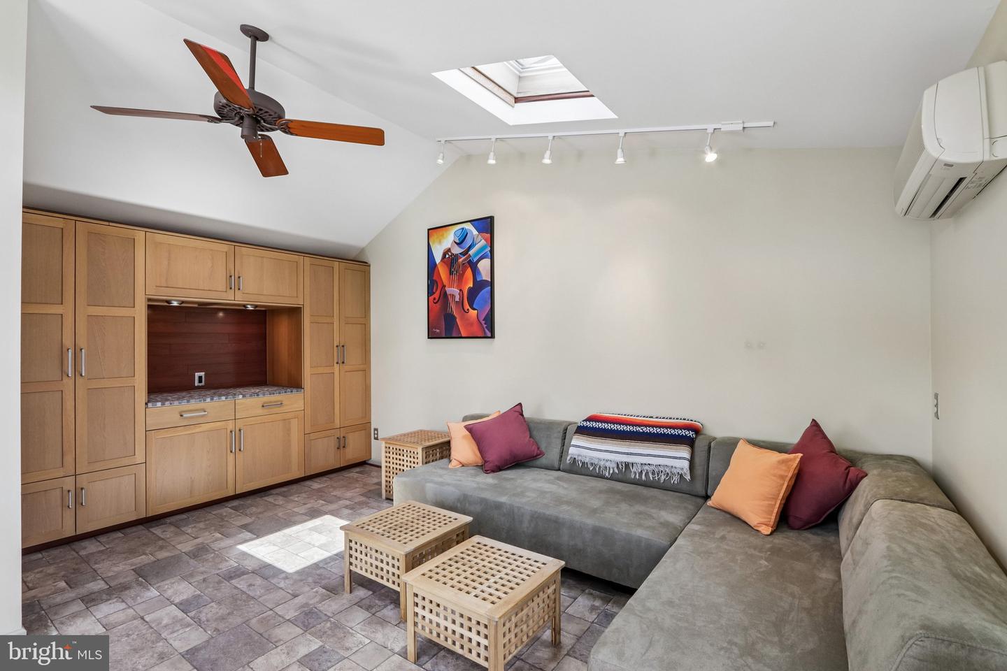 2014 Lombard St Property Photo 45