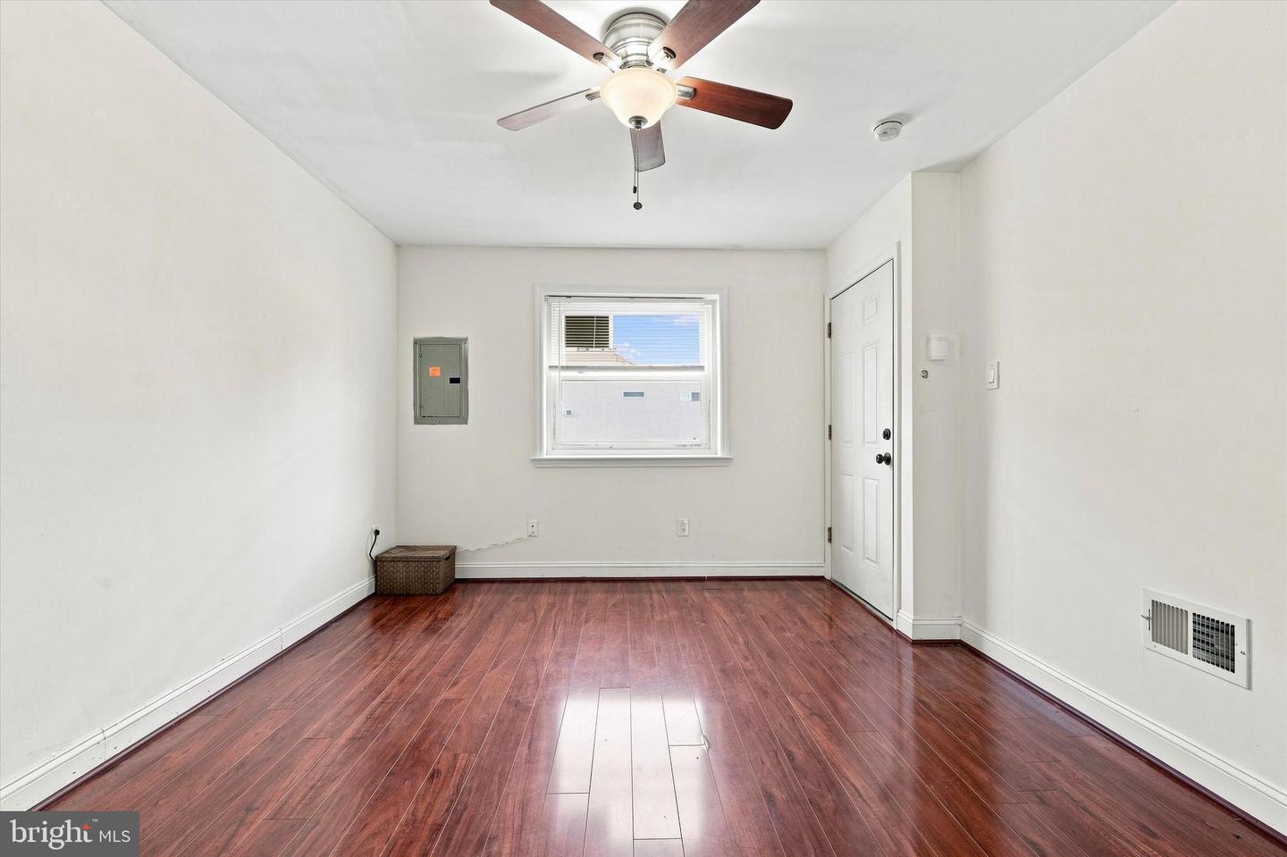 406 Pierce St Property Photo 5