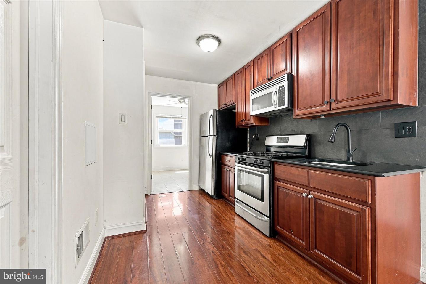 406 Pierce St Property Photo 6