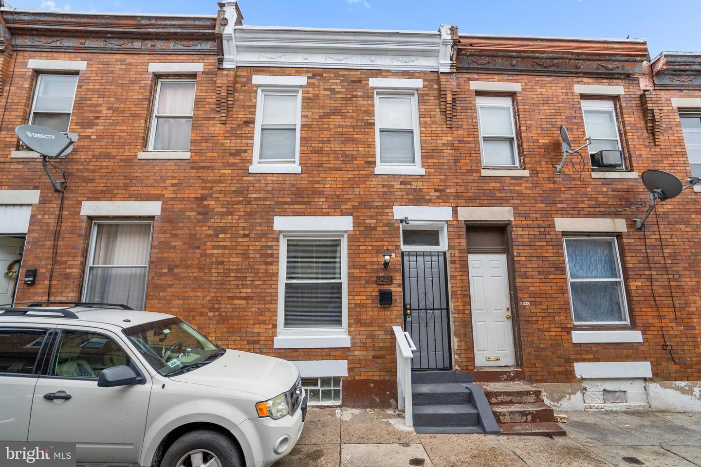 3231 N HOPE ST Property Photo 1
