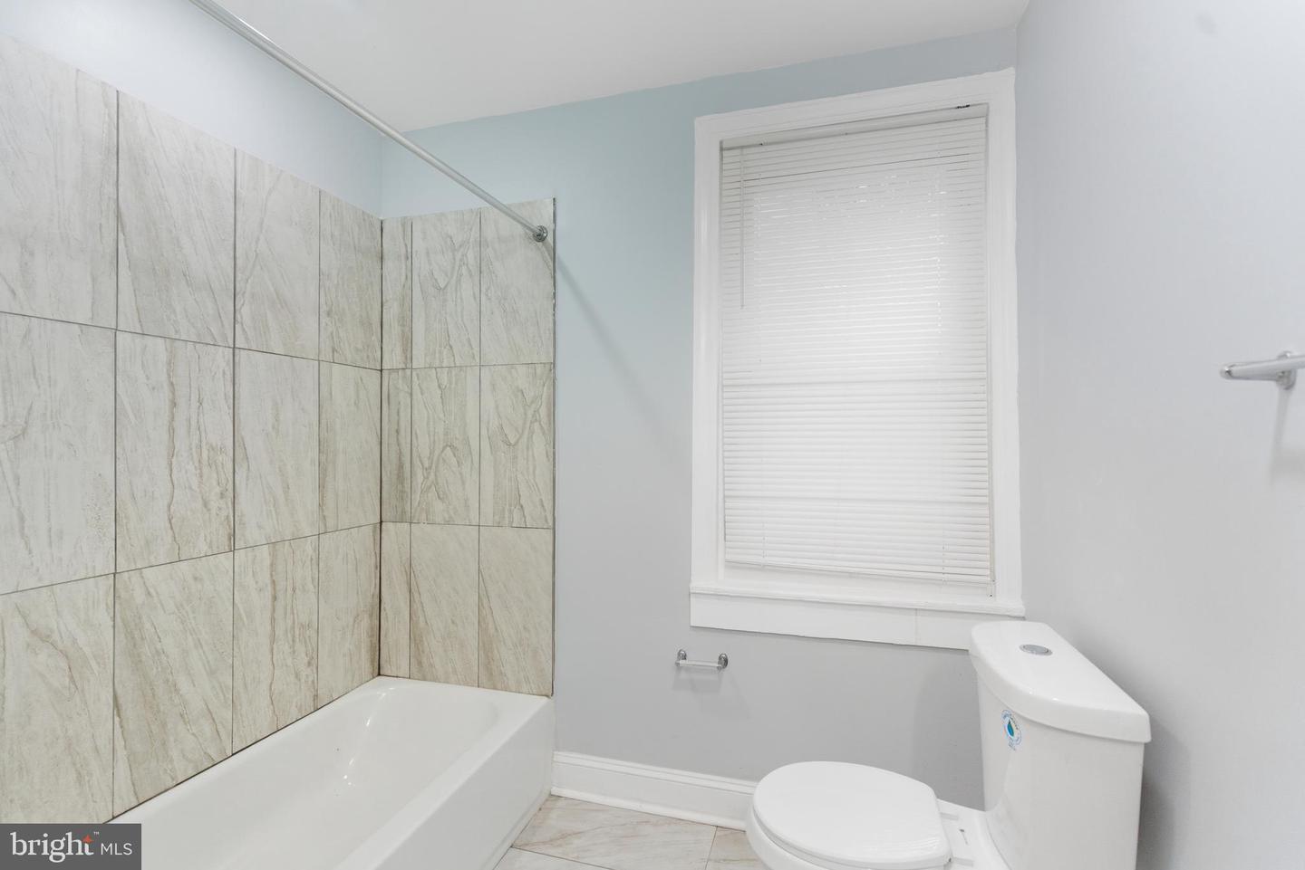 2625 Braddock St Property Photo 5