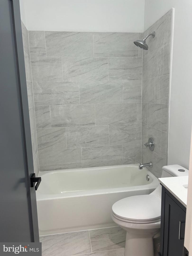 3546 Ella St #2 Property Photo 6