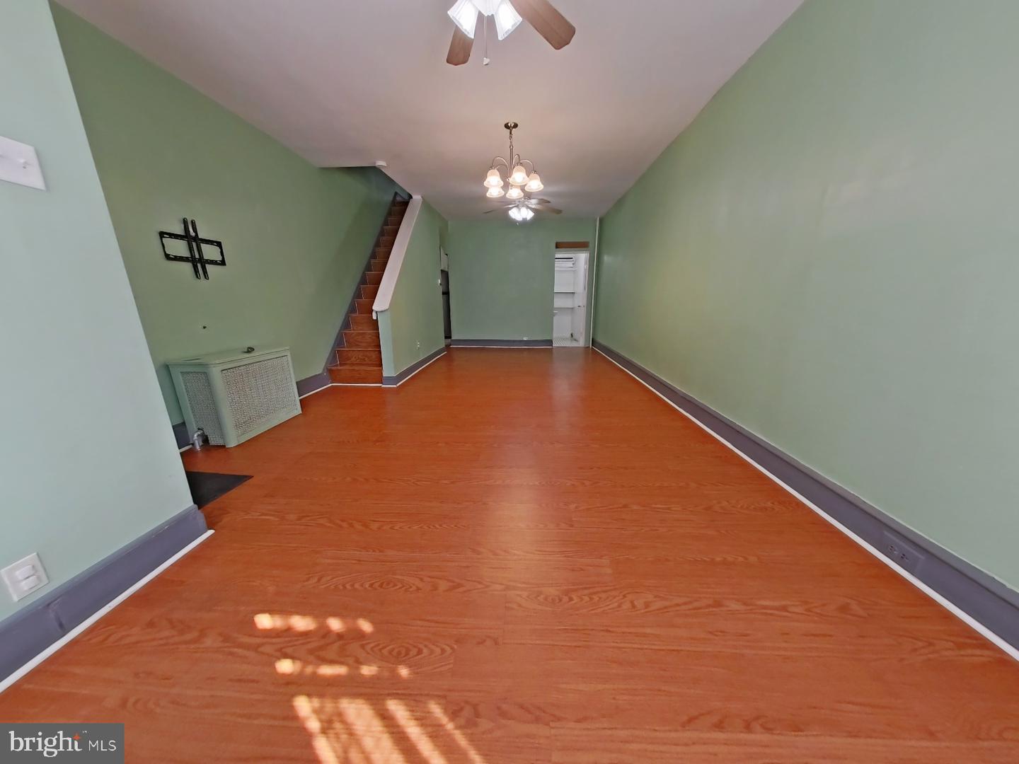 529 Tree St Property Photo 7