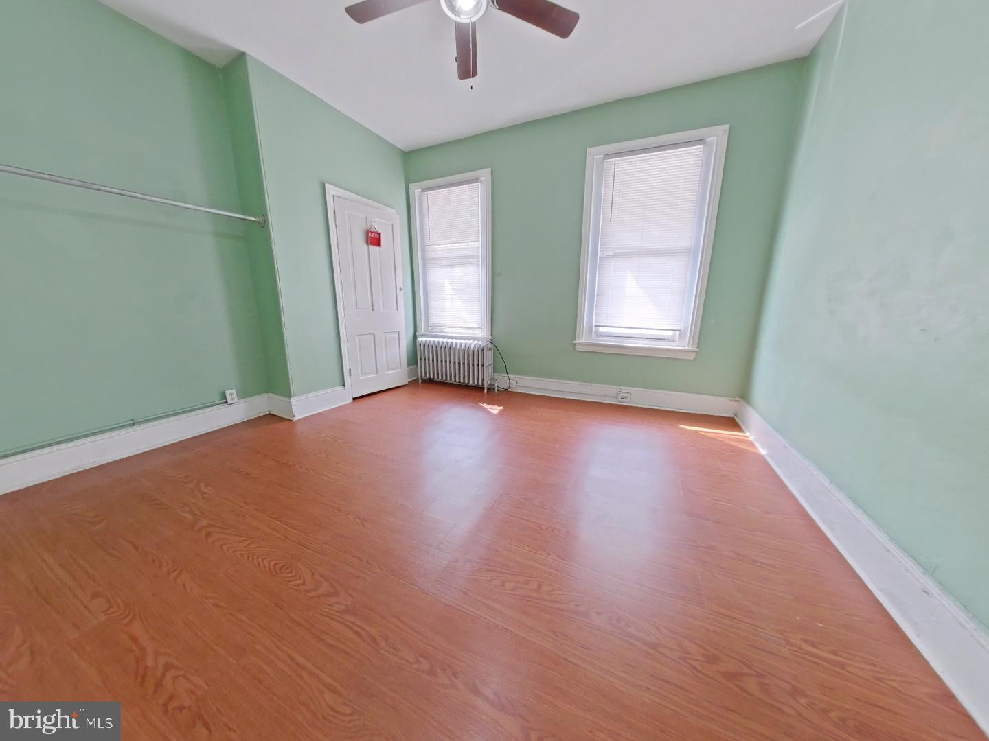 529 Tree St Property Photo 10