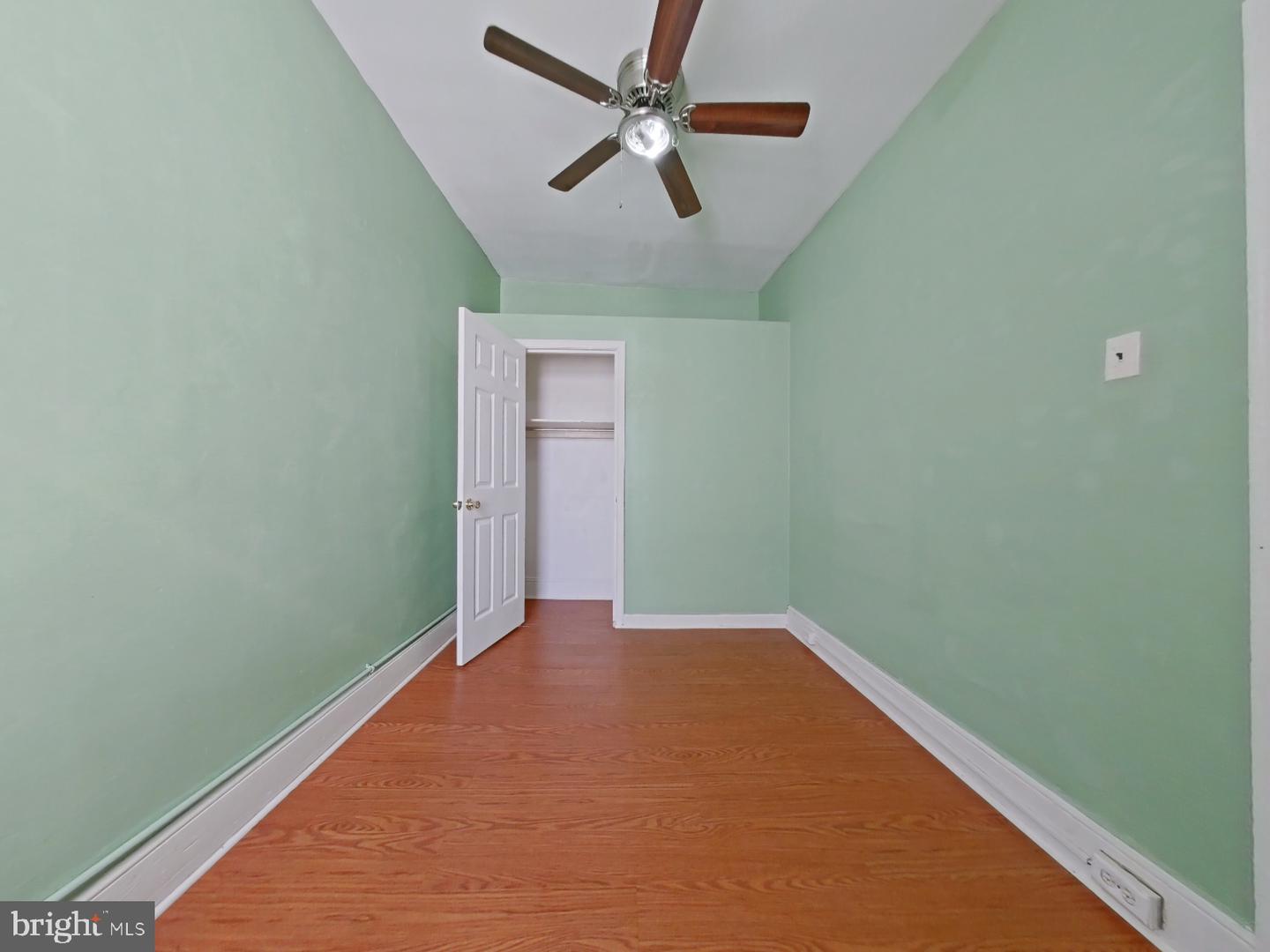 529 Tree St Property Photo 14