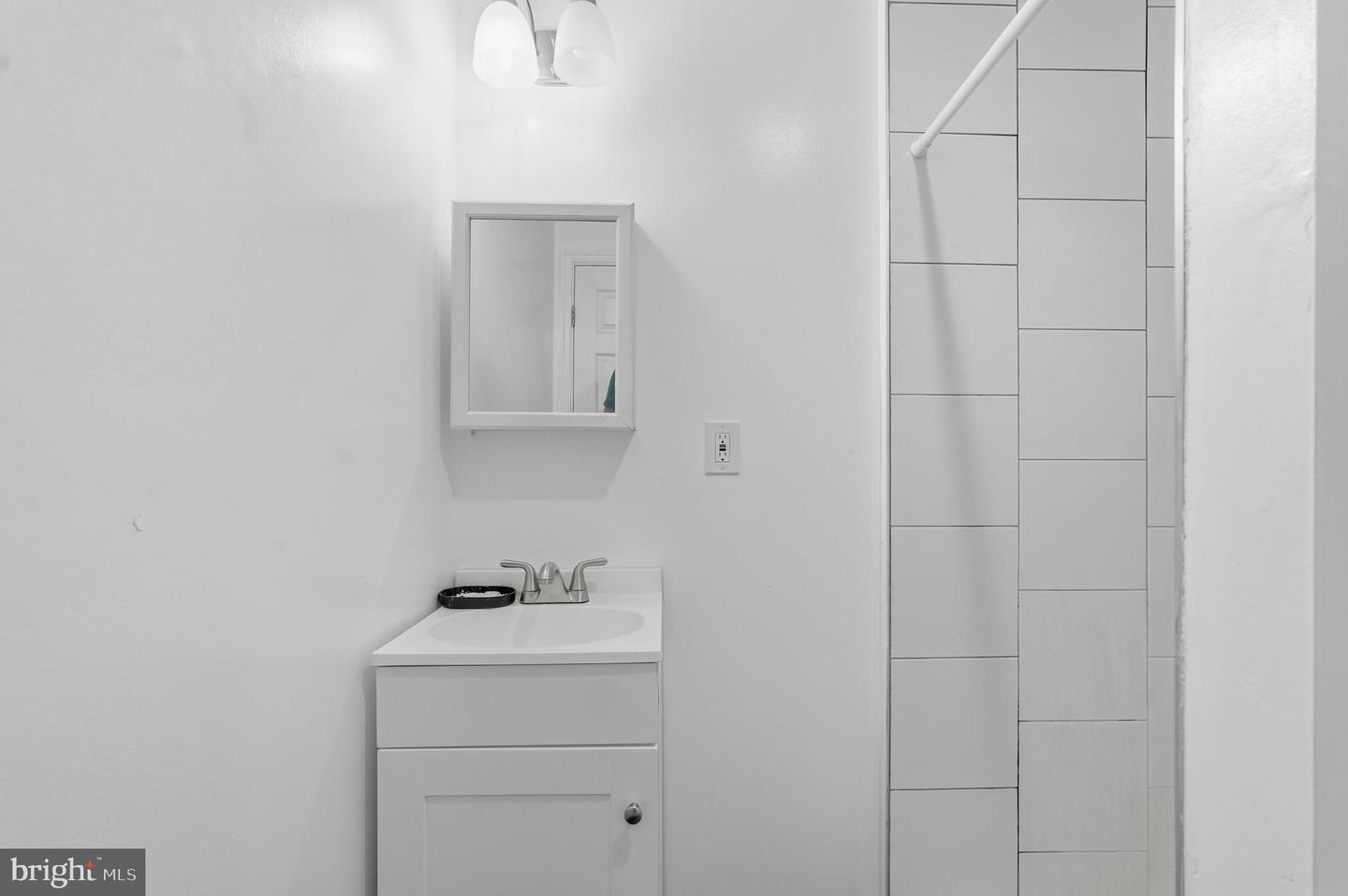 2562 E Auburn St Property Photo 38