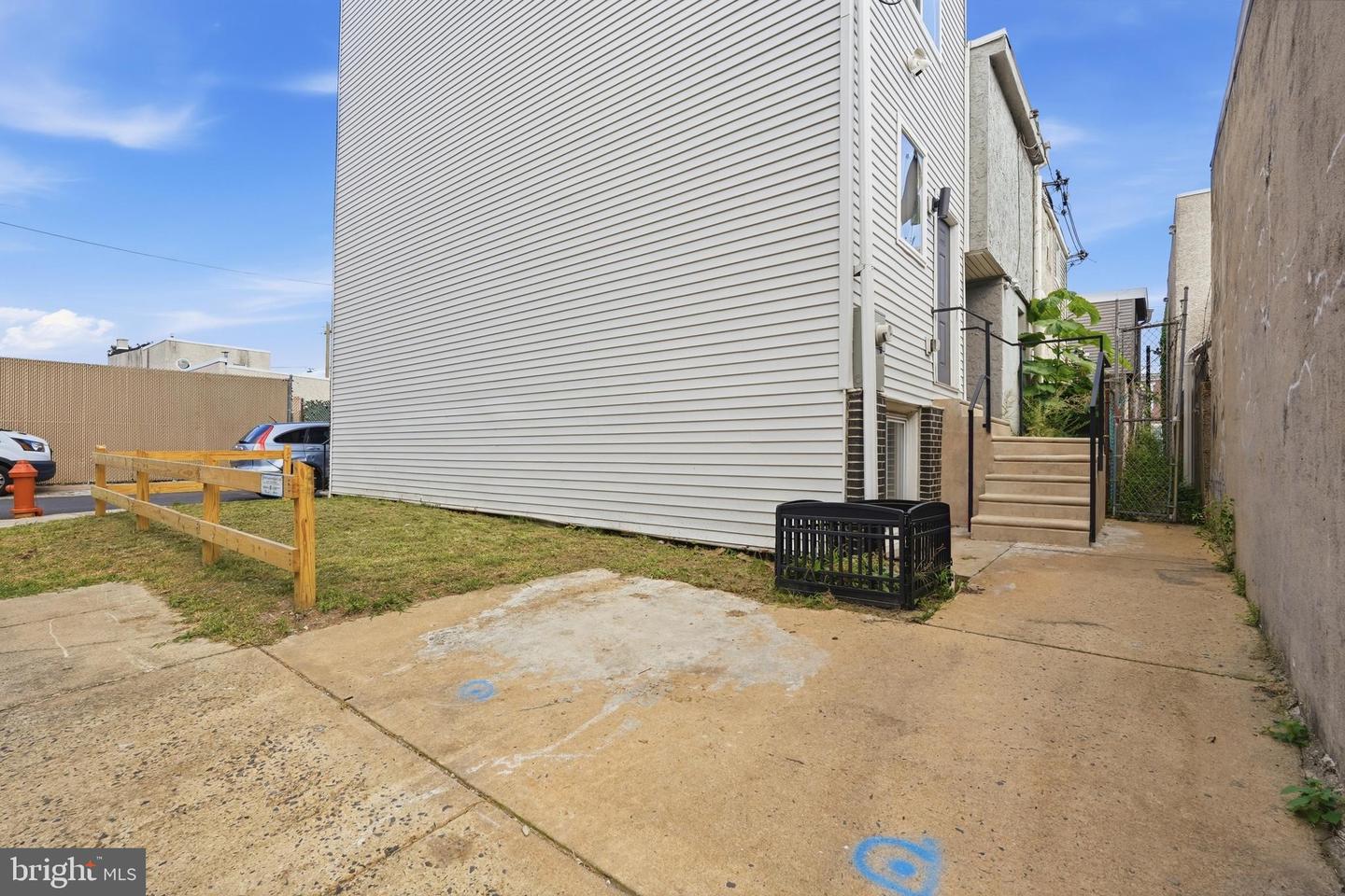 2562 E Auburn St Property Photo 50