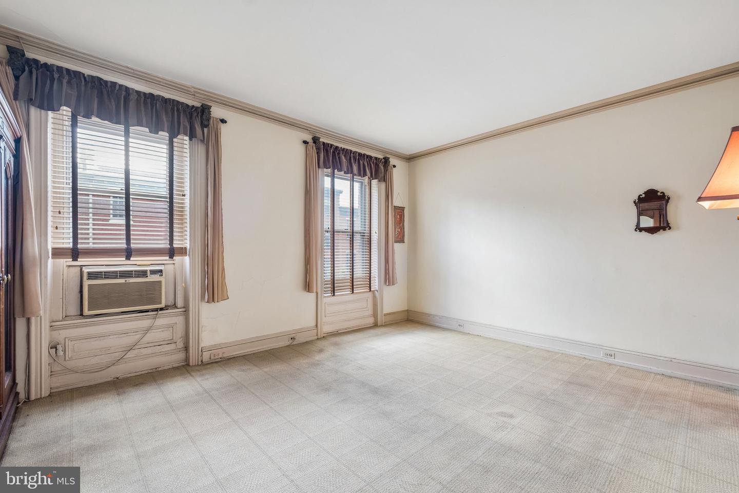 2217 Locust St Property Photo 36