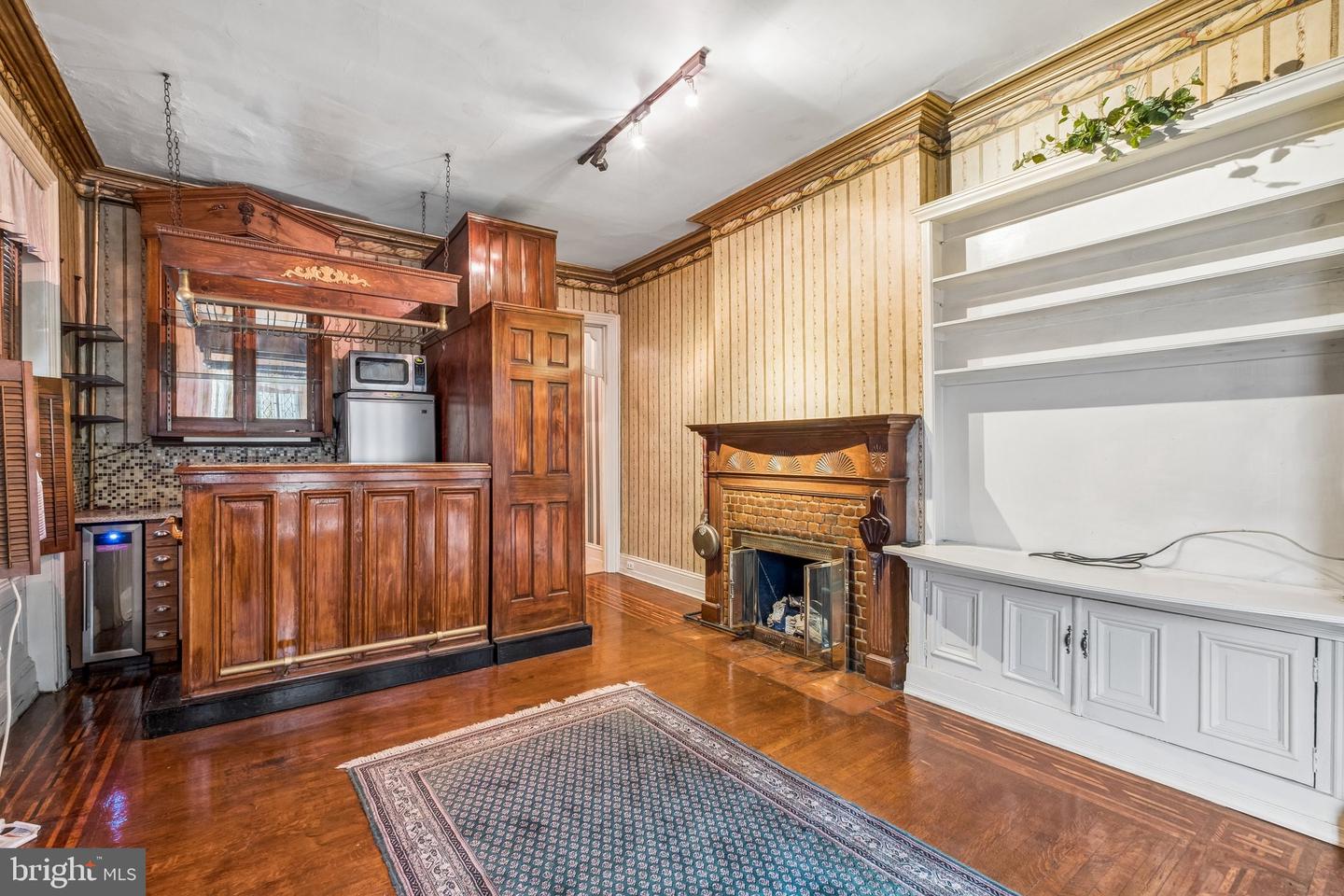 2217 Locust St Property Photo 45