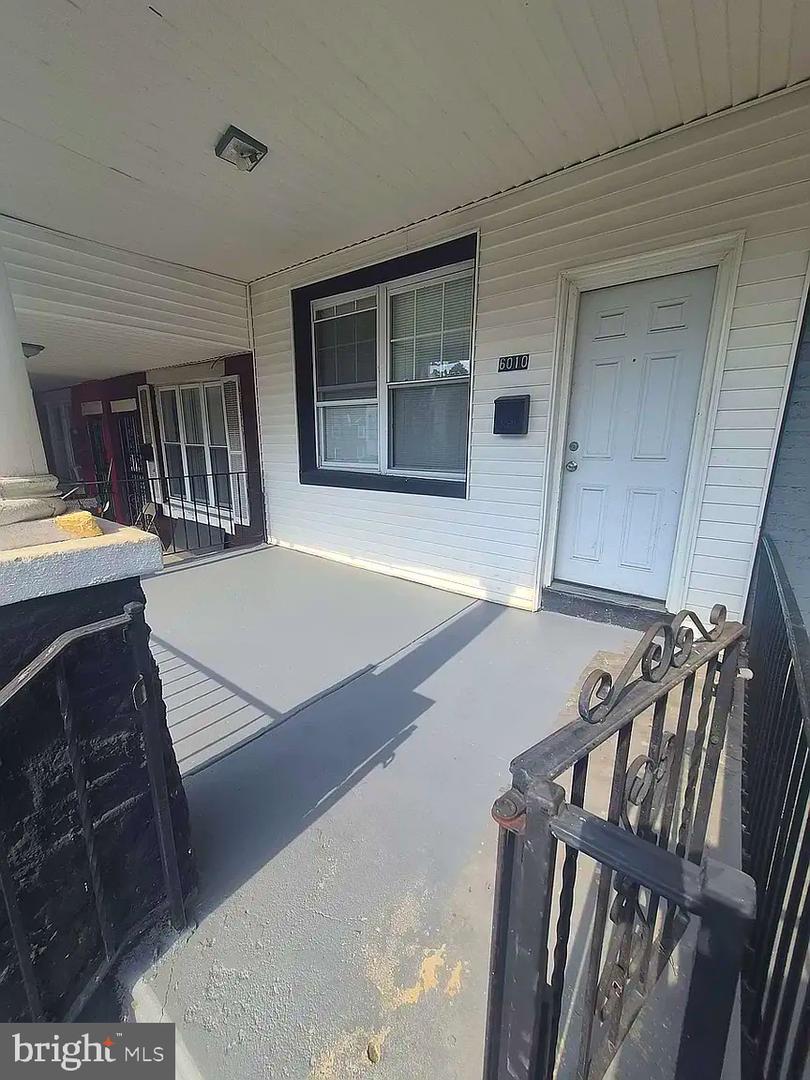 6010 N Lambert St Property Photo 2