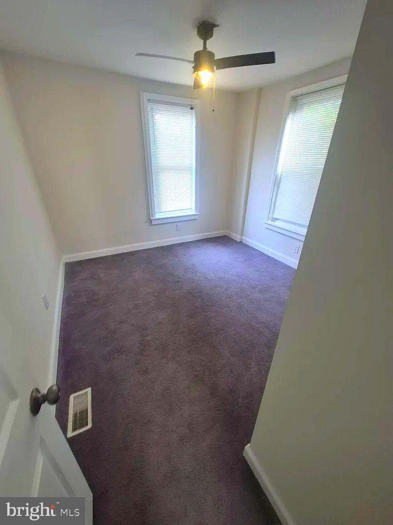 6010 N Lambert St Property Photo 12