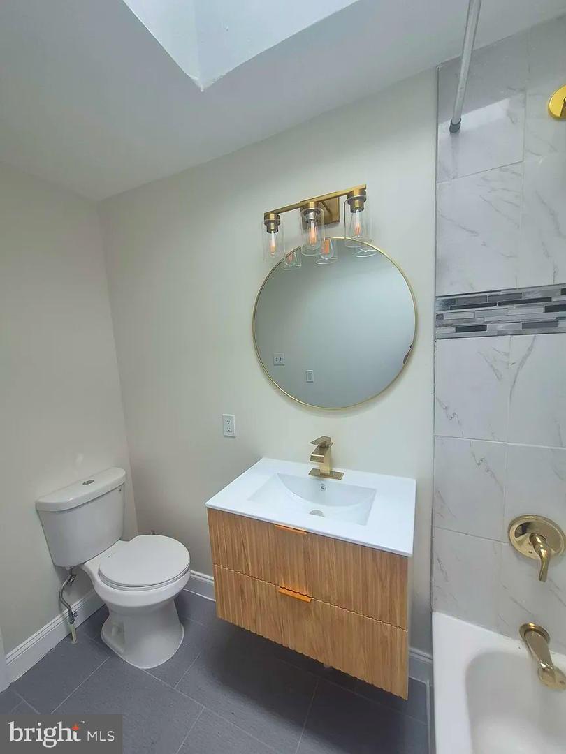 6010 N Lambert St Property Photo 17