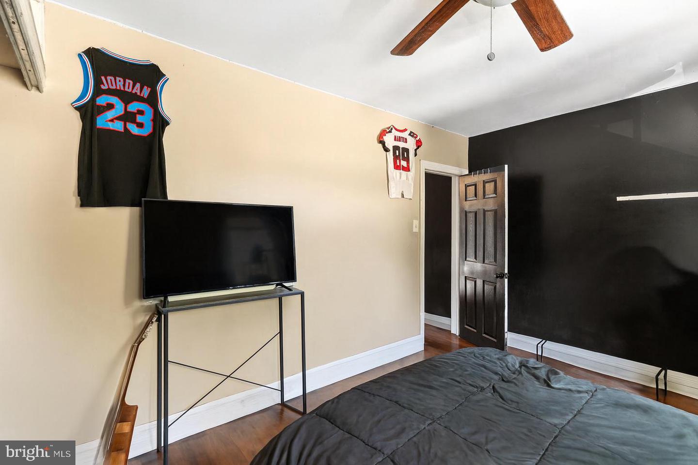6813 Oakley St Property Photo 13