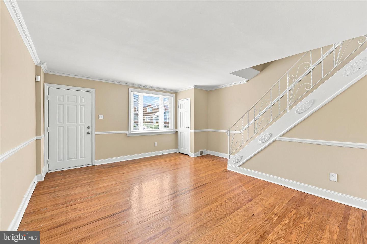 8766 Ditman St Property Photo 3