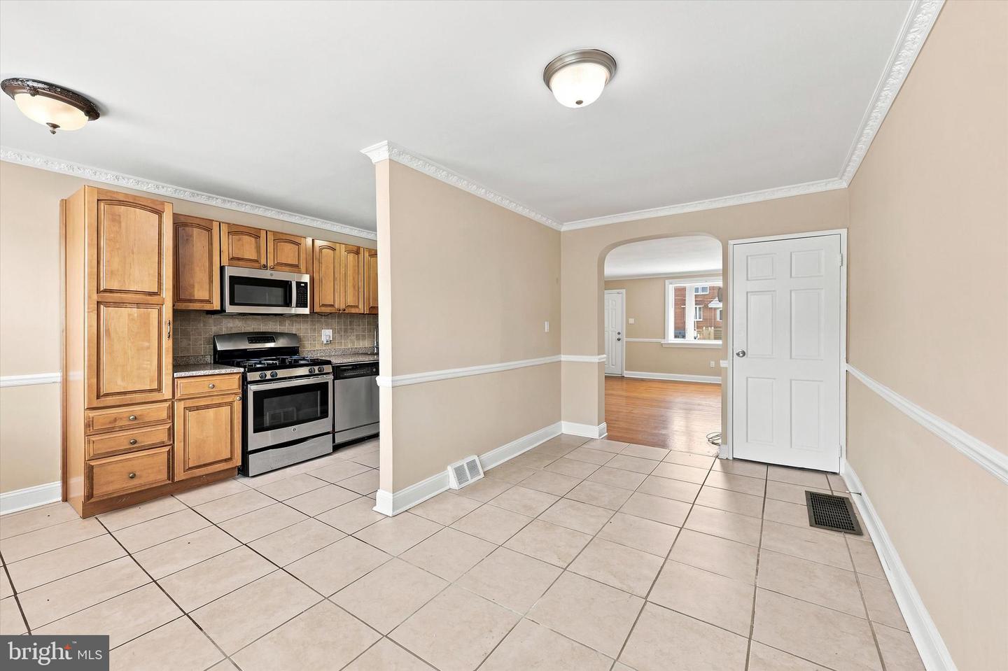 8766 Ditman St Property Photo 7
