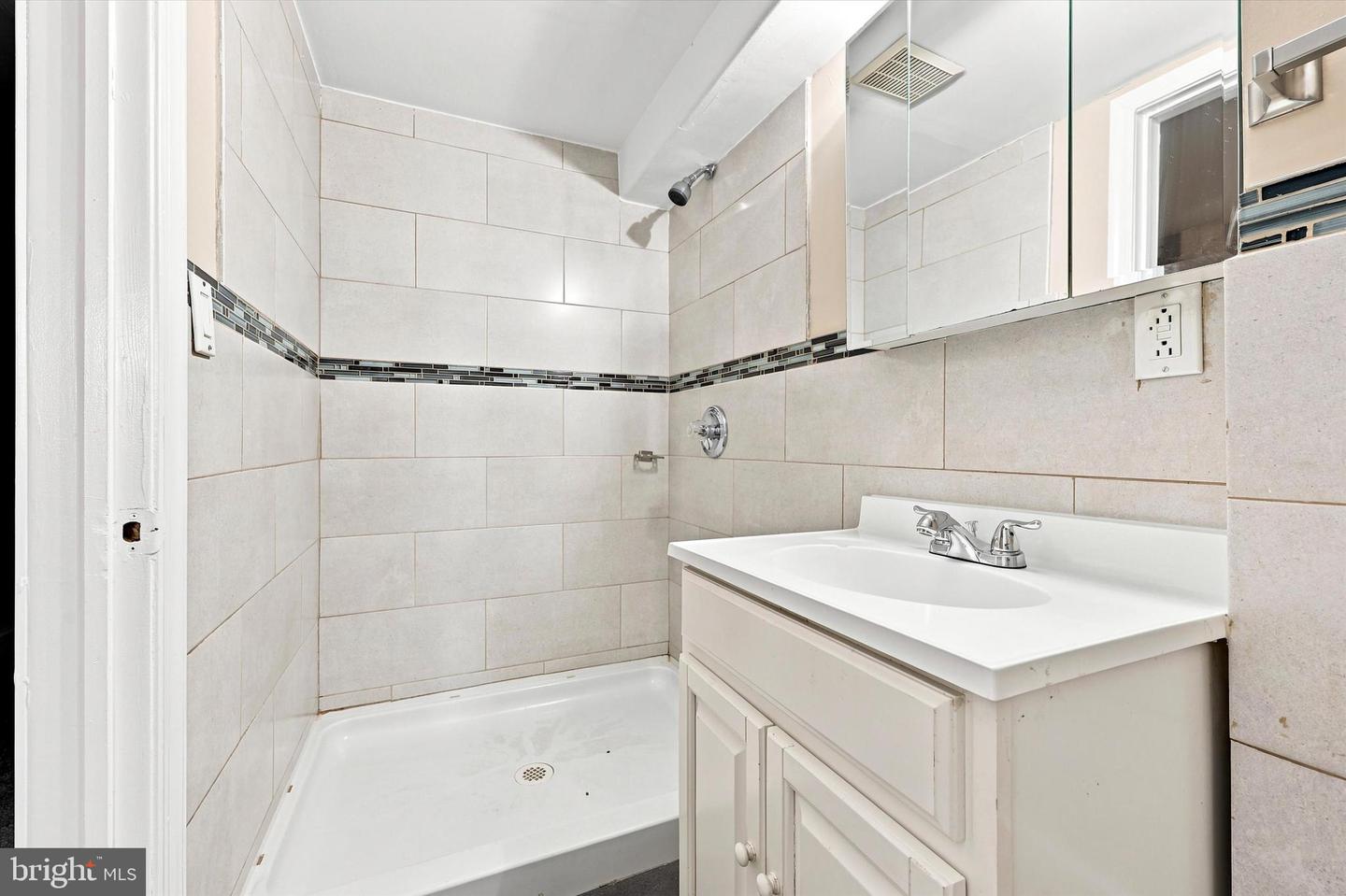 8766 Ditman St Property Photo 20